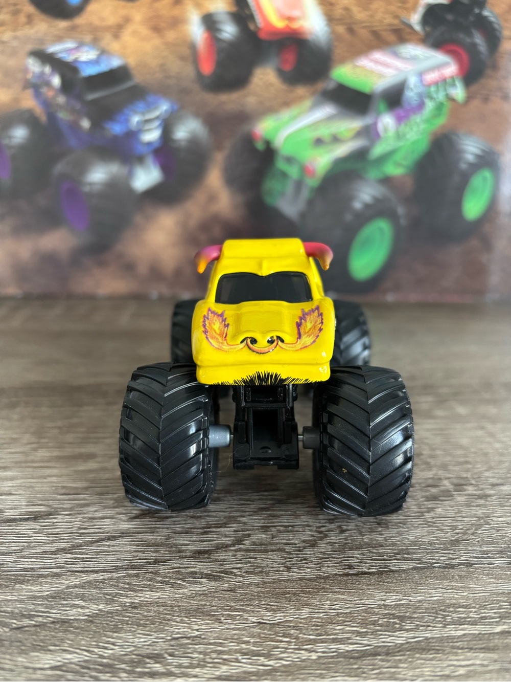 Monster Jam Yellow El Toro Loco truck 1:64 Scale - Picture 2 of 6